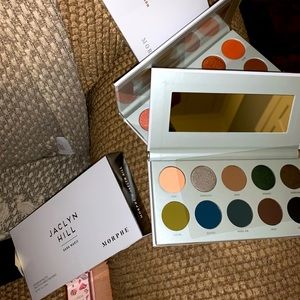 Jaclyn Hill + Morphe ring the alarm/dark magic pallets